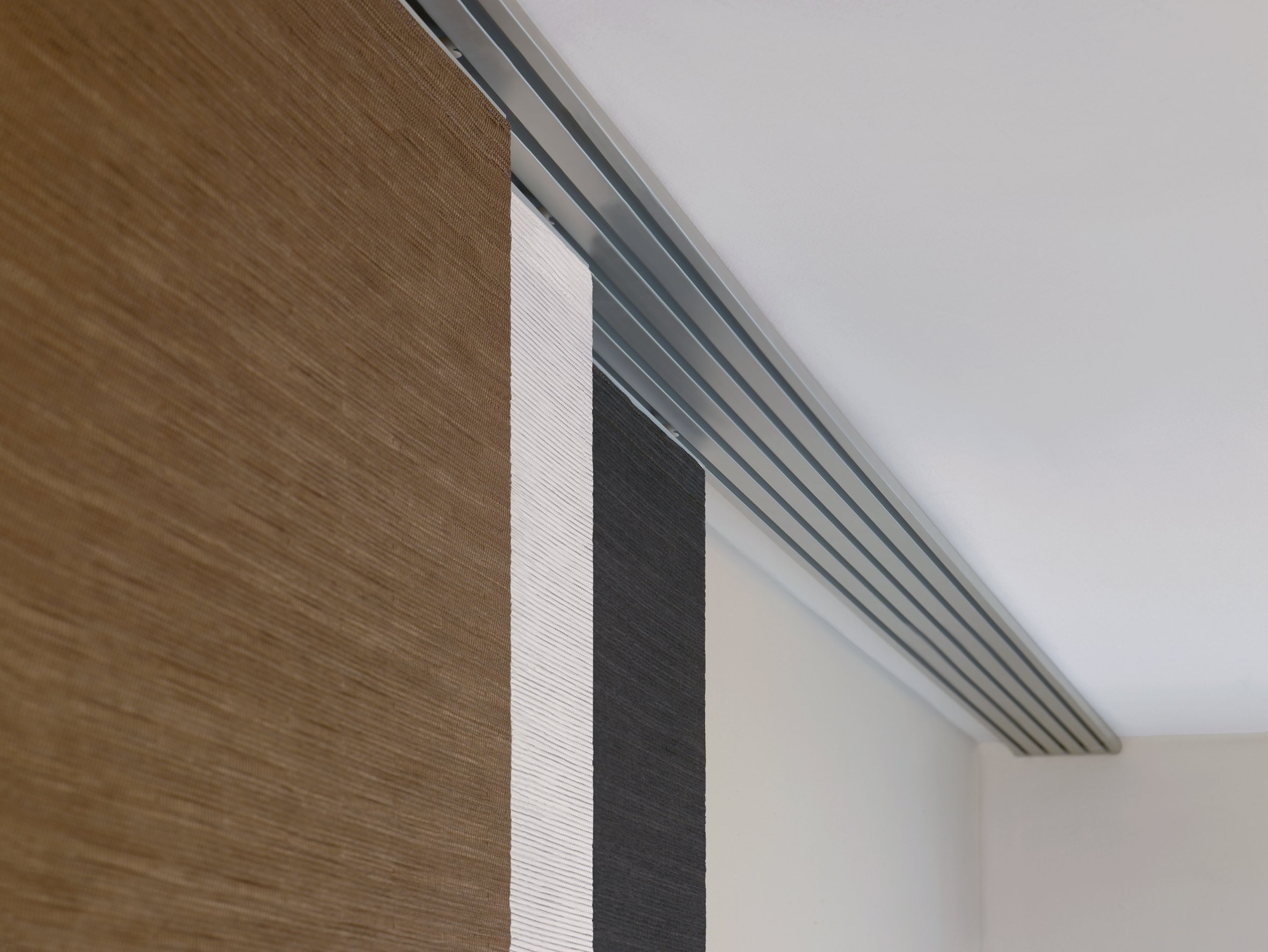 Gardinia Solid Flächenvorhang braun 60x245 Nougat lichtdurchlässig