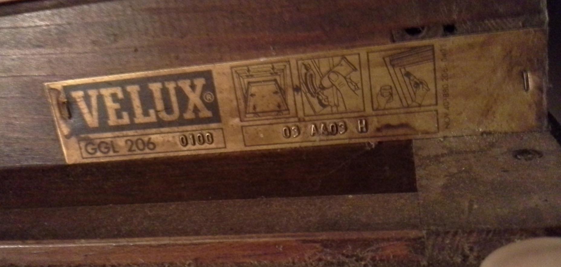 VELUX Hitzeschutz-Markise B37xH98 Schwarz MHL manuell